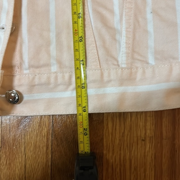 Denim Cropped Jacket Women’s Sz Medium - Picture 3 of 5